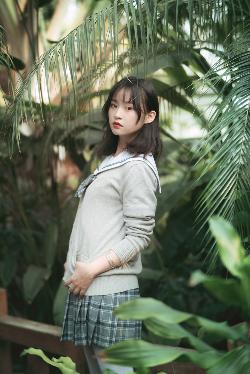 1V1校园甜恋！甜烂水蜜桃究竟藏着怎样的秘密？